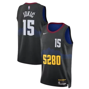 Magnifico Prestigioso Nikola Jokic Denver Nuggets Nike Unisex 2023/24 Swingman Jersey Black City Edition  per i Fan Veri