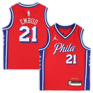 Versatile Moderno Joel Embiid Philadelphia 76ers Jordan Brand Preschool 2022/23 Replica Jersey Statement Edition Red  per i Fan Veri